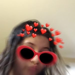 Meet your Posher, Launa